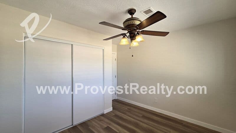 Hesperia House: 8305 Topaz Ave