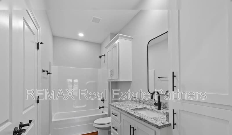 Sumrall House: 43 Dearman Rd