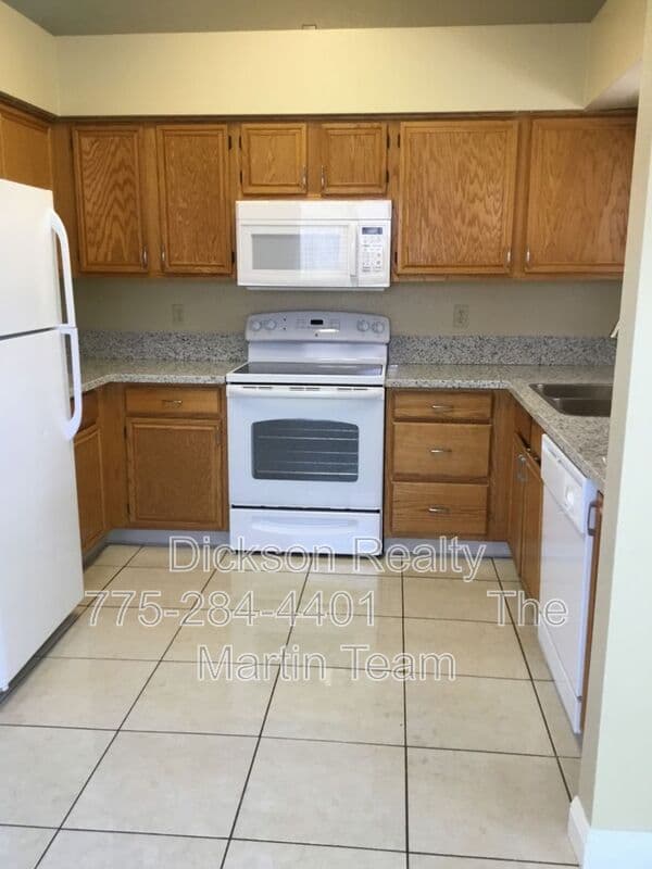 Reno House: 6950 Forsythia Way