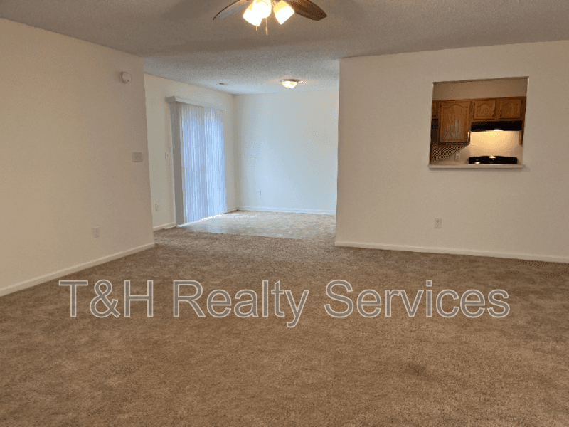 Indianapolis House: 4210 Village Trace Boulevard