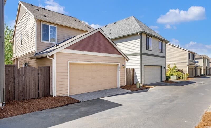 Beaverton House: 370 Southwest 204th Terrace