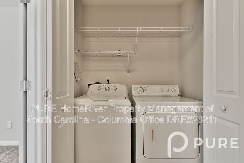 West Columbia House: 512 Spanish Leaf Lane