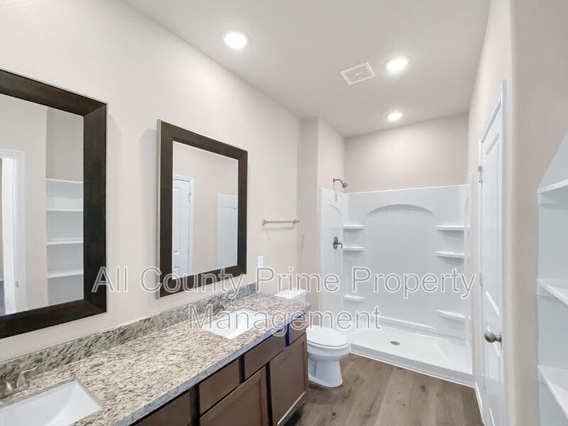Willis House: 13067 Clearview Drive