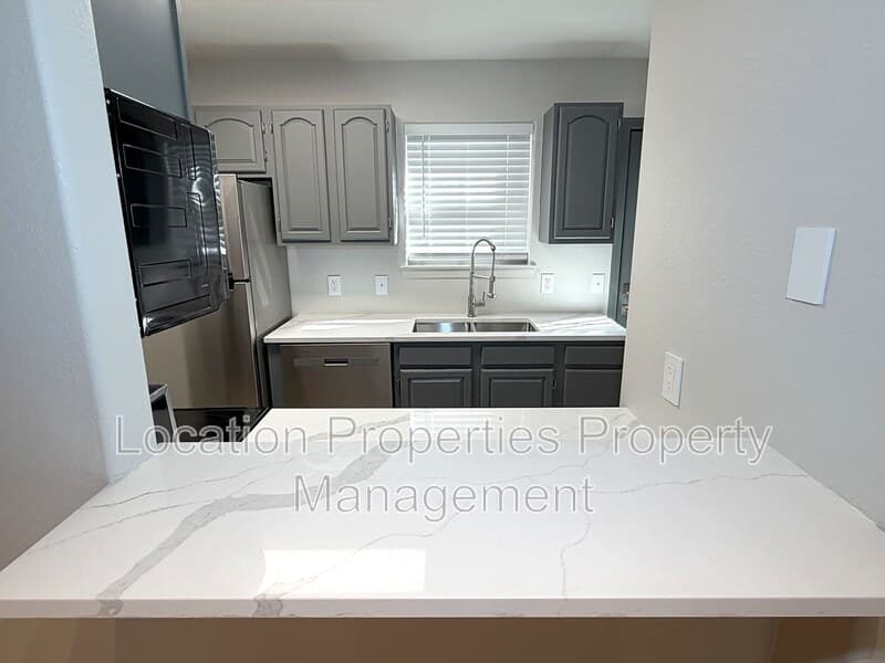 Lawrence Condo: 2201 Westdale Road - A3
