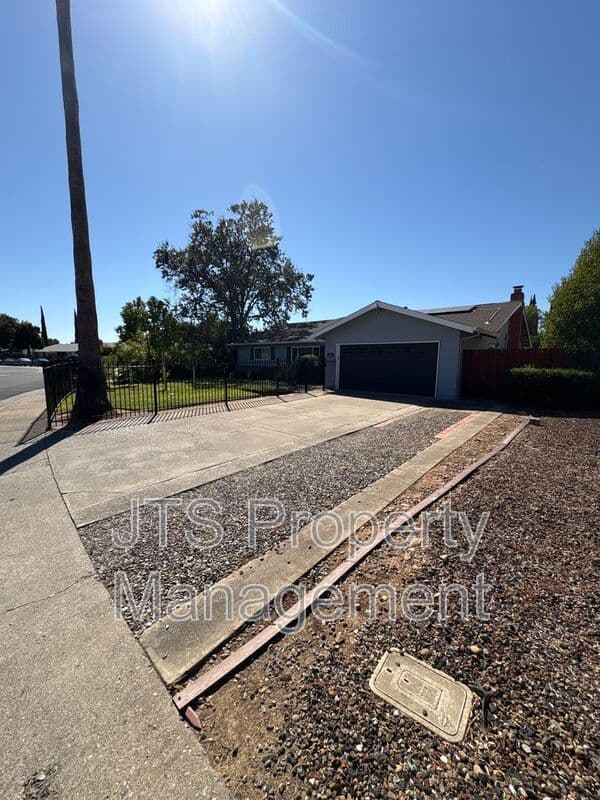 Rancho Cordova House: 2618 Don Juan Drive