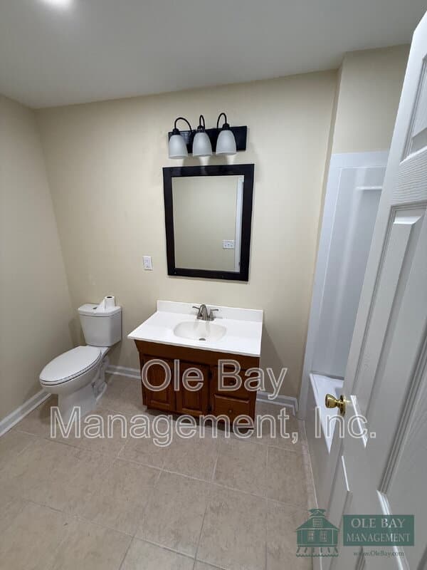 Mobile House: 5011 Highcrest Drive