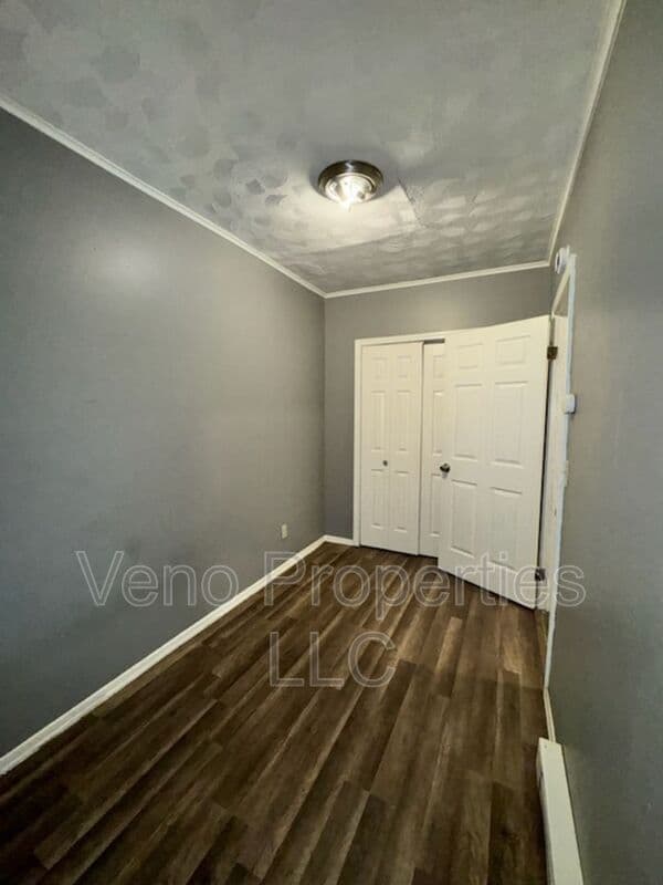 Cohoes House: 3 Cataract Street