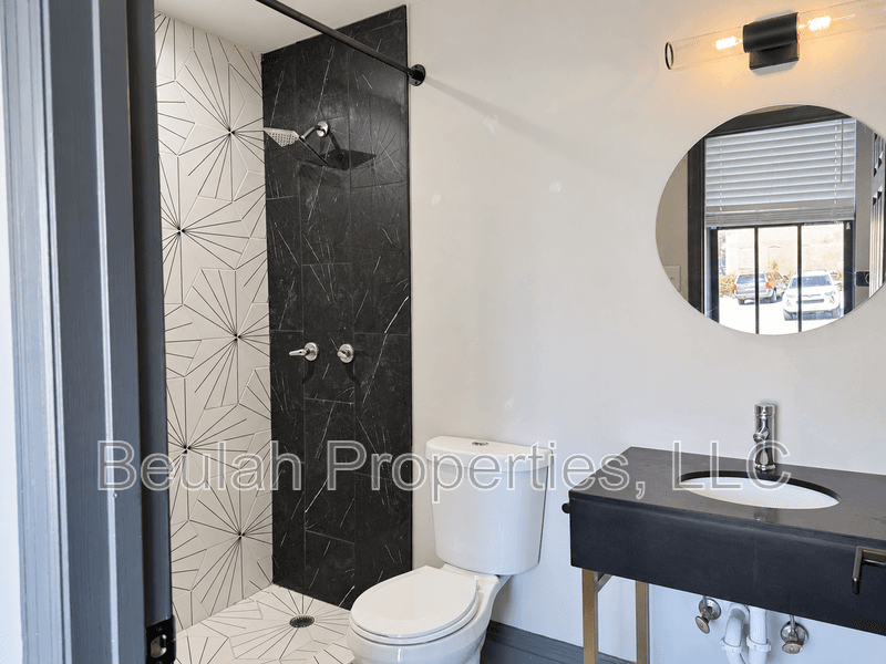 St. Louis House: 2012 S. 12th St - 1F