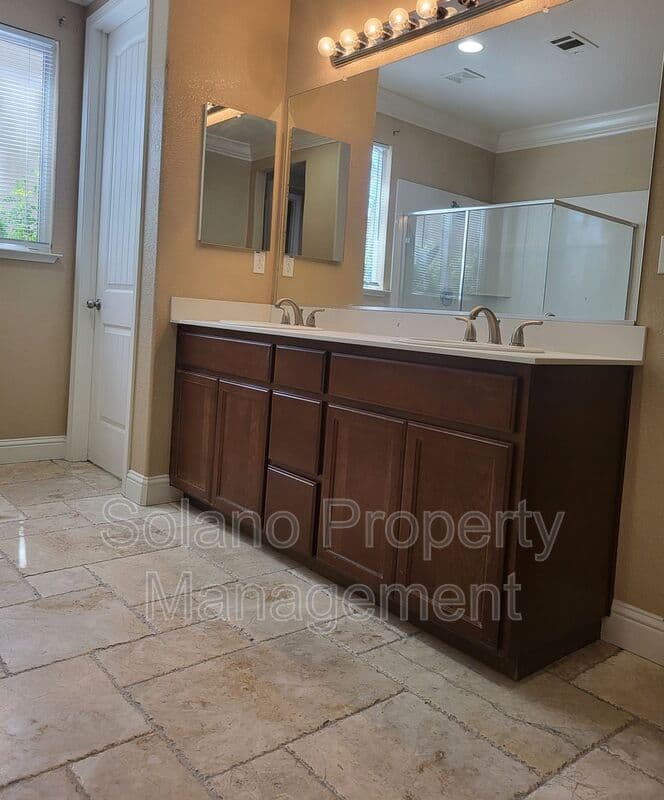 Fairfield House: 3891 Danbury Way