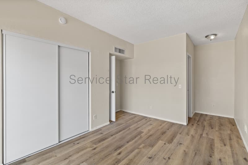Phoenix Condo: 2807 E Le Marche Ave