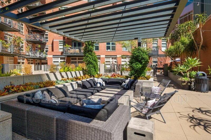 San Diego Condo: 877 Island Ave