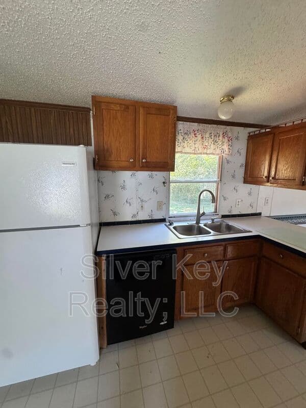 Riceville House: 673 County Road 135