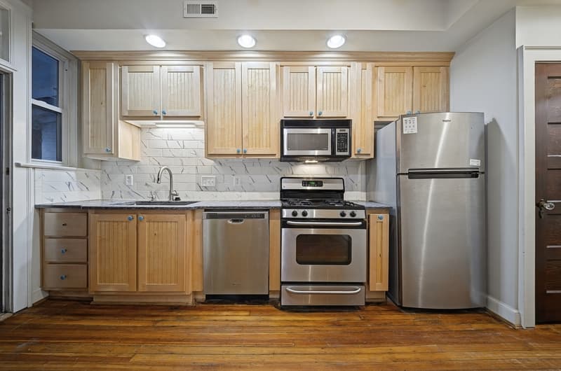 Norfolk Condo: 1411 Colonial Ave