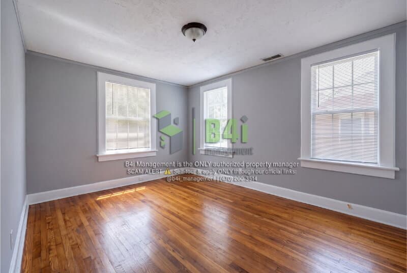 Columbus House: 243 Margaret Avenue
