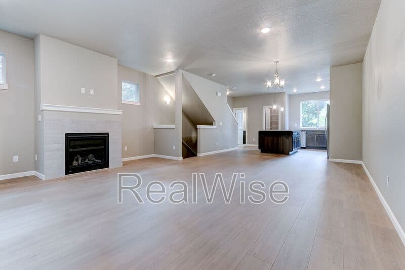 Aloha Townhome: 21303 SW Ortiz Ln