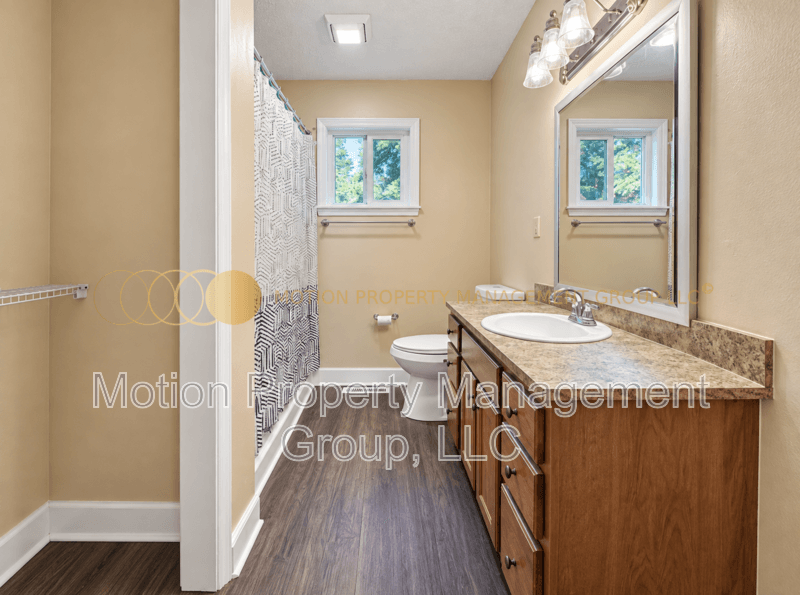 Cleveland House: 1205 Fairway Dr SW