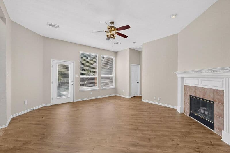 Frisco House: 10201 Max Lane
