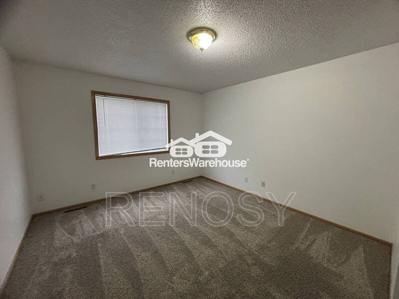 Des Moines Townhome: 3701 Brook Ridge Ct
