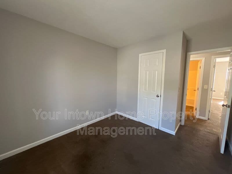 Lithonia House: 6471 Bedford Ln