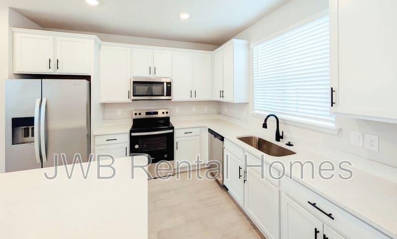 Jacksonville Townhome: 162 Barstow Pl