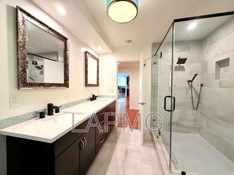 Los Angeles House: 5500 Shenandoah Avenue