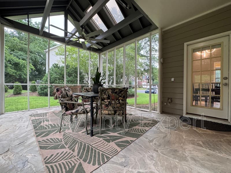 Atlanta House: 2046 Beaumont Ln