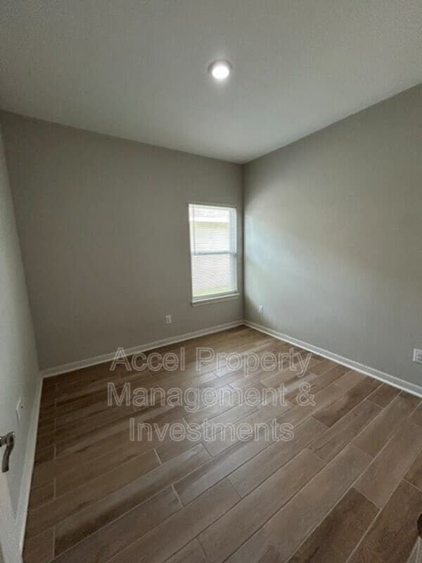 McAllen House: 8410 N 33rd Lane