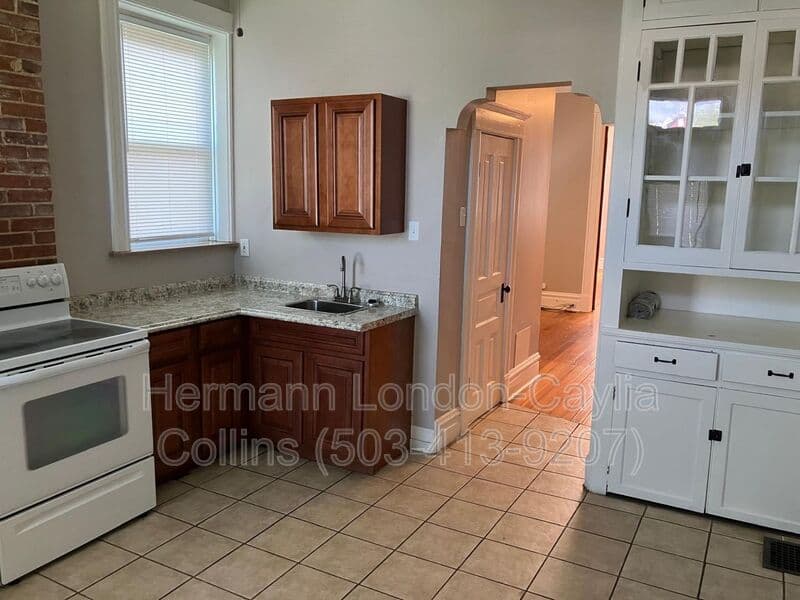 Saint Louis House: 4657-4659 Idaho Ave