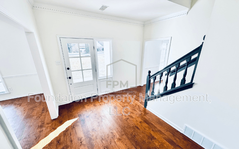 Memphis House: 8712 Carrollwood Lane