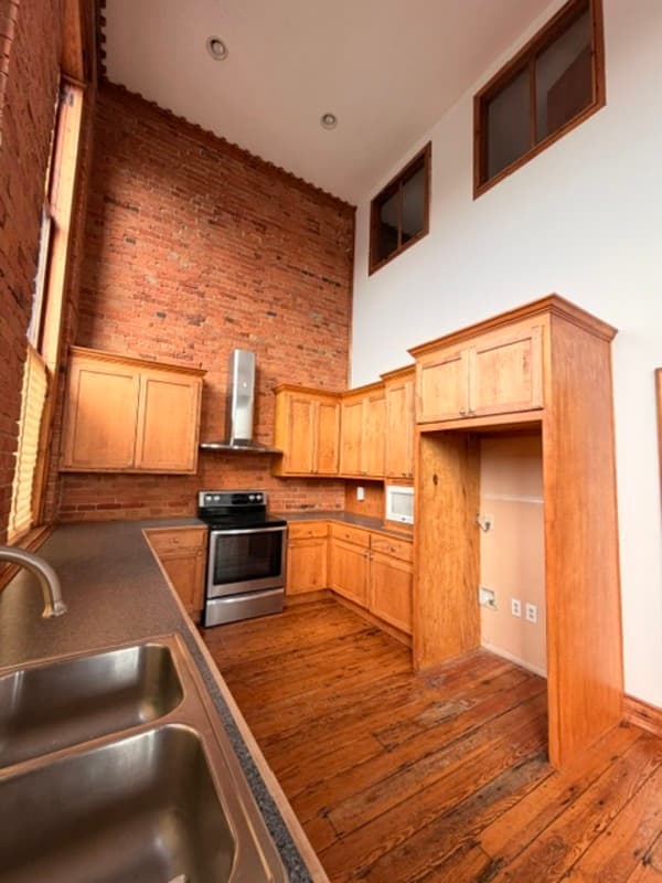 Prosperity Condo: 106 Grace Street - 1