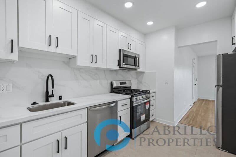 San Diego Condo: 128 Kalmia Street