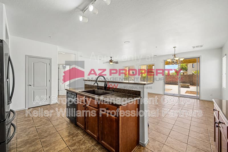 Peoria House: 12653 W Duane Ln