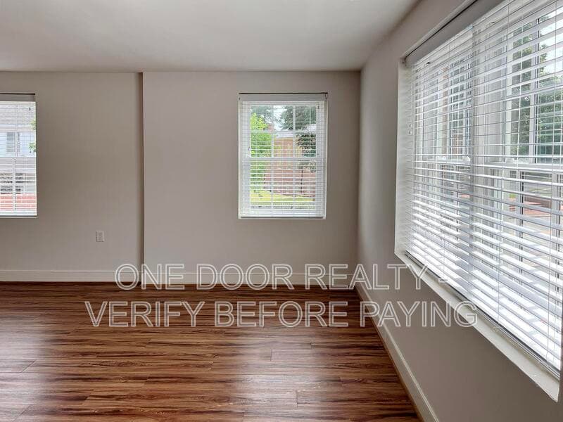 Williamsburg Condo: 732 Scotland Street
