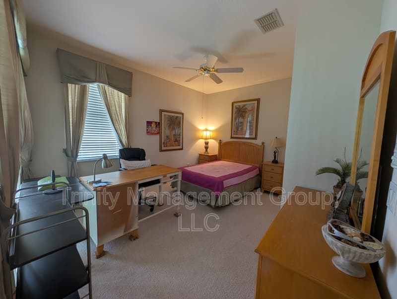 Land O' Lakes House: 10812 Deerberry Drive