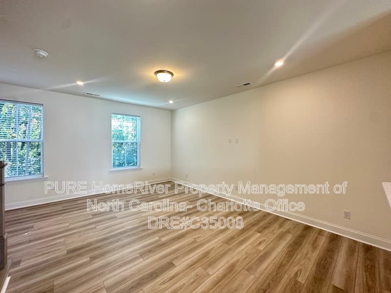 Charlotte House: 2413 Magnolia Blossom Way