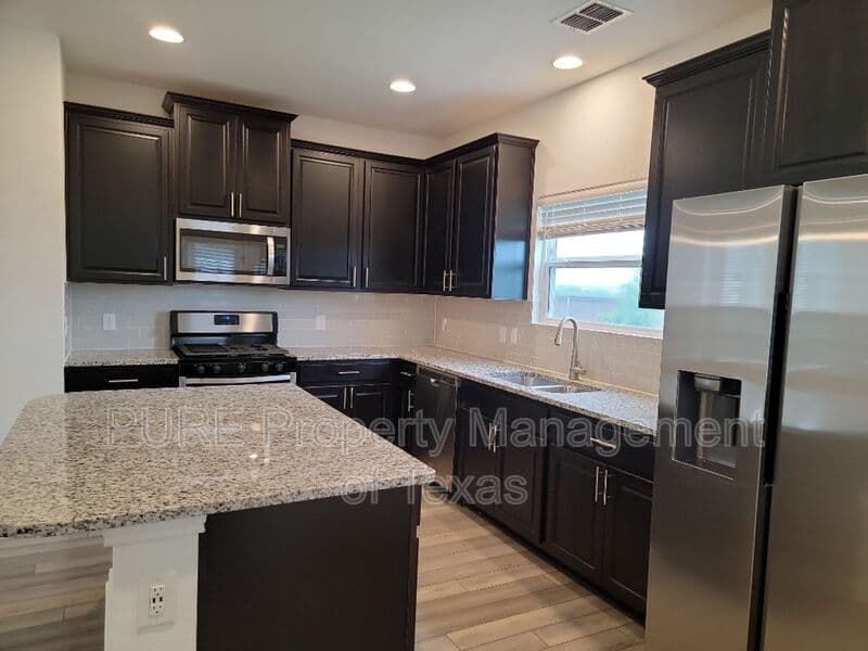 Round Rock House: 3201 College Park Dr