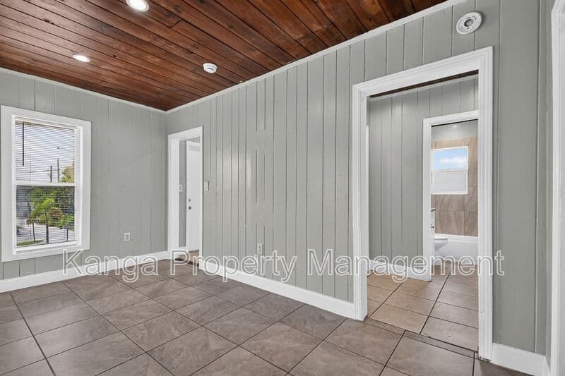 West Palm Beach Condo: 887 7th St
