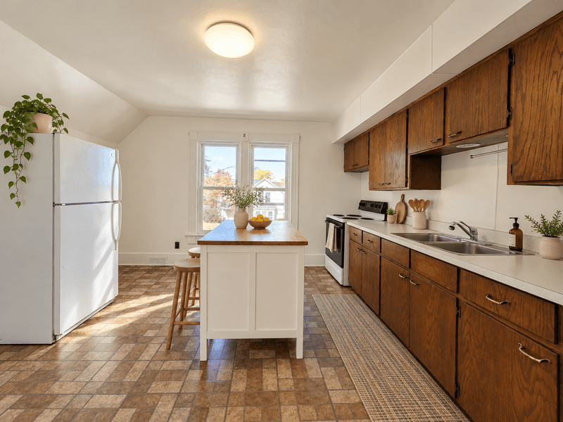 Appleton Condo: 207 E. Commercial St.