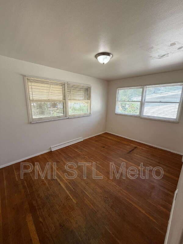 St. Louis House: 9319 Clarion Dr