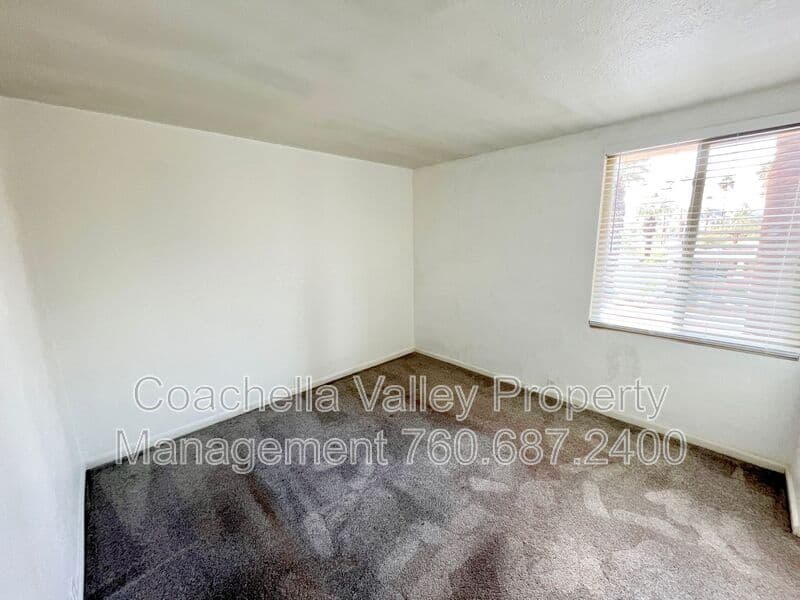 Palm Springs Condo: 400 N Sunrise Way
