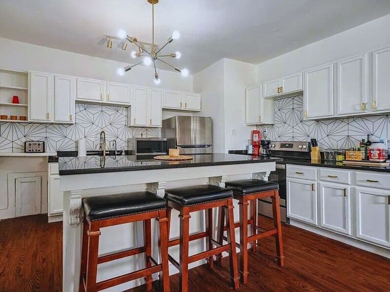 Memphis House: 816 Charles Place