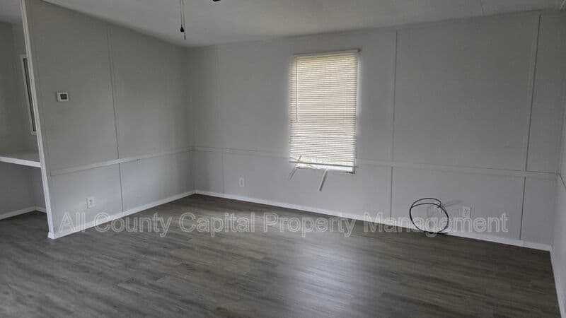 Smithville House: 1113 Colorado Dr 10