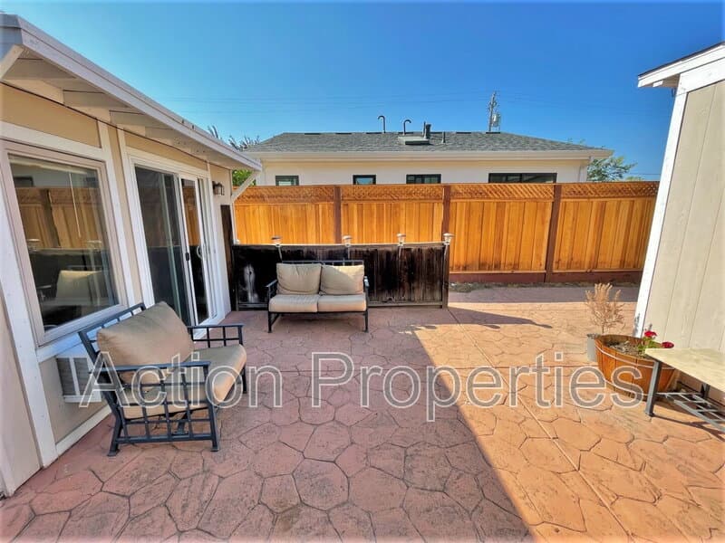 Mountain View Condo: 1082 Washington Street