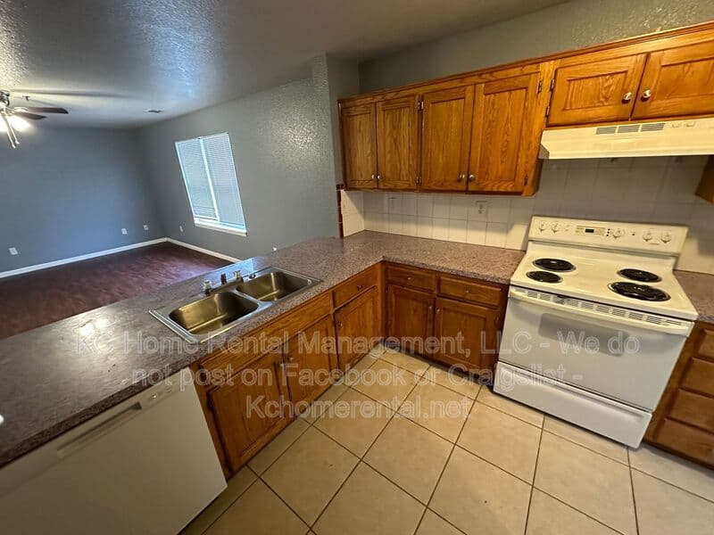 Richmond House: 1006 W. Royle St
