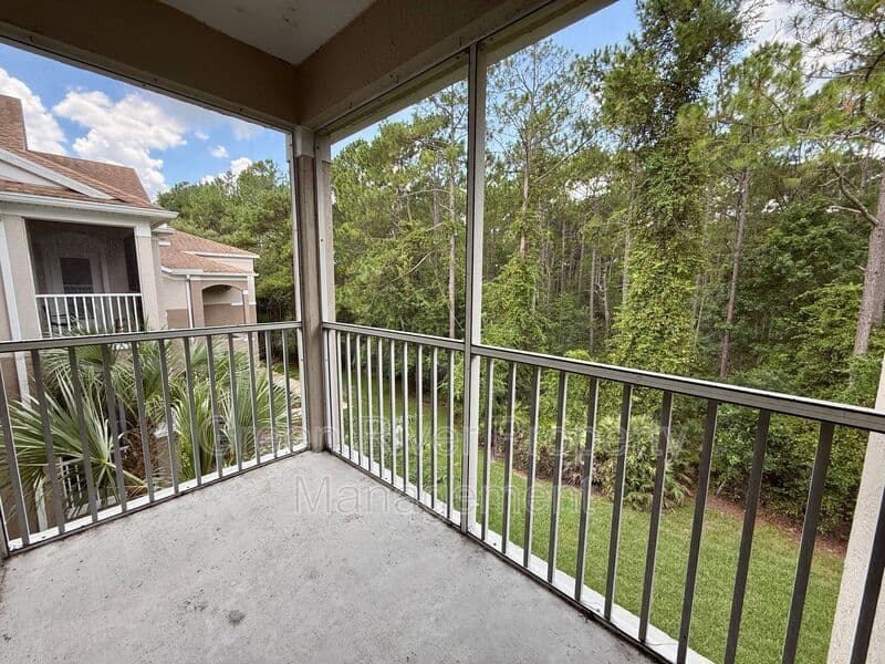 Jacksonville House: 10550 Baymeadows Road