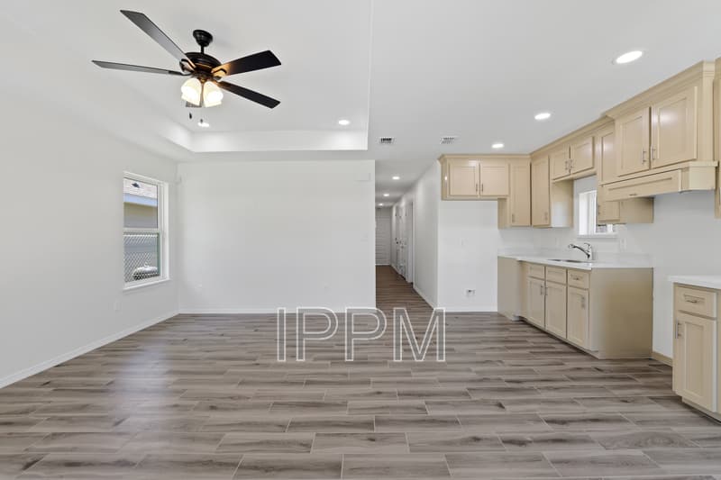 Weslaco House: 620 Llano Grande