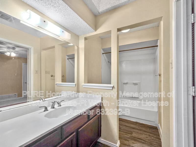 Rowlett House: 2713 Stanford St