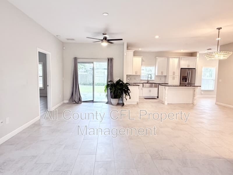 Orlando House: 2408 Corrine Drive