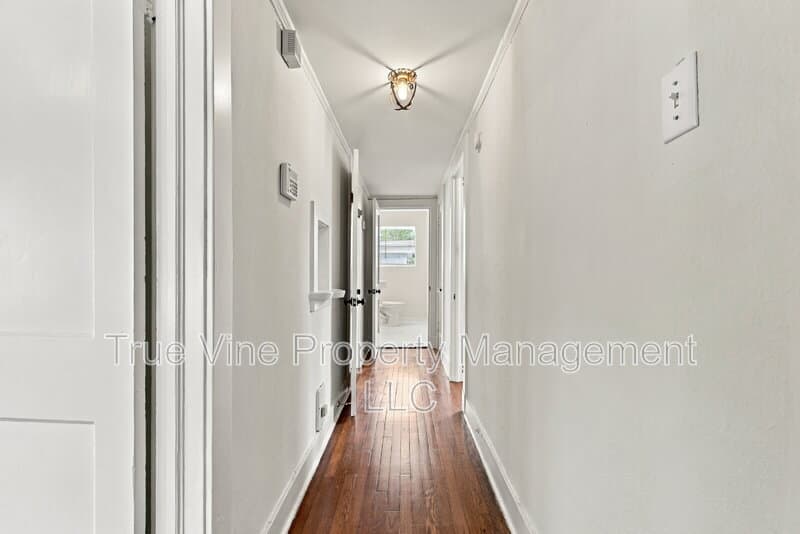 San Antonio House: 1446 Fulton Avenue