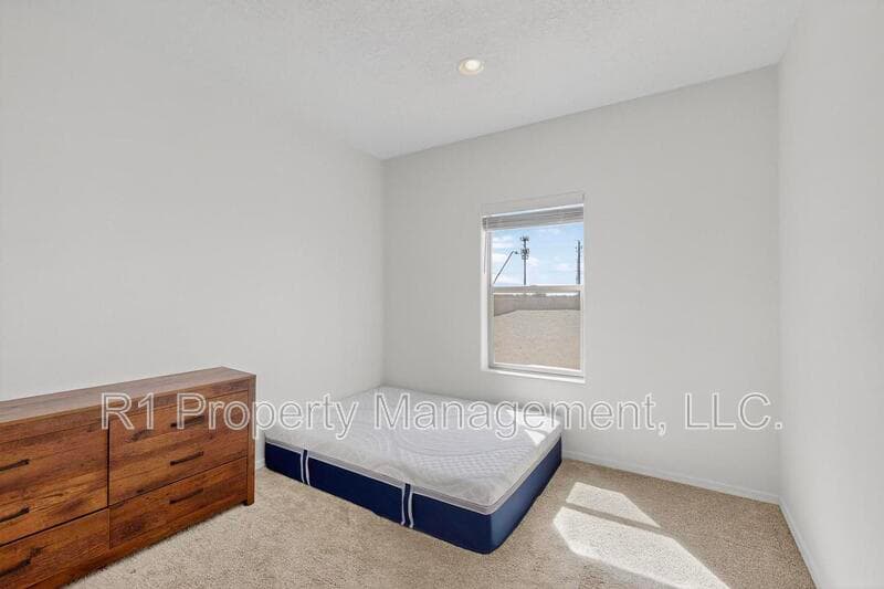 Rio Rancho House: 108 Hue Street